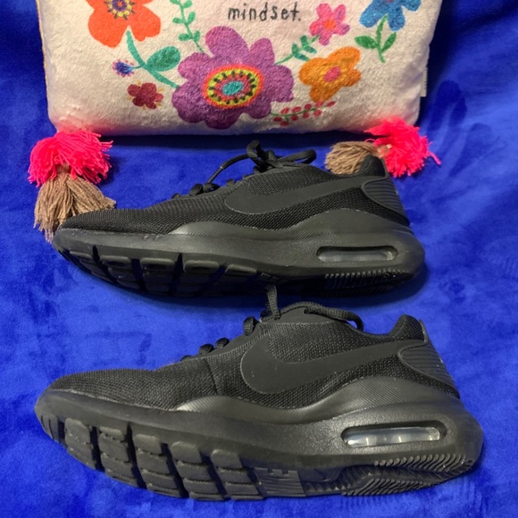 Nike Women’s Air Max Oketo All Black Sneaker - Picture 8 of 13